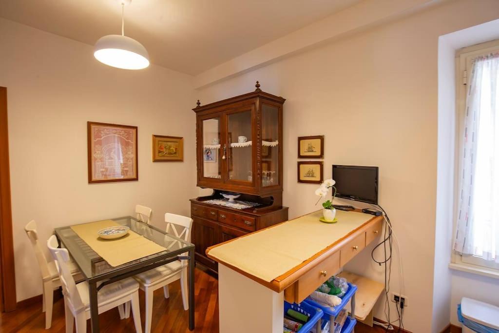 Dimora Al Colosseo, 2 Bedrooms 로마 외부 사진