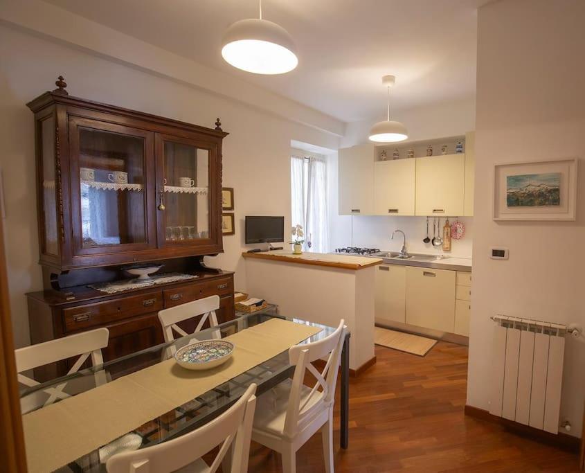 Dimora Al Colosseo, 2 Bedrooms 로마 외부 사진