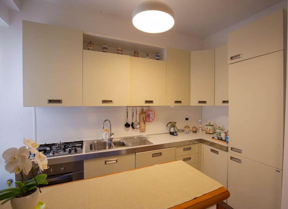 Dimora Al Colosseo, 2 Bedrooms 로마 외부 사진